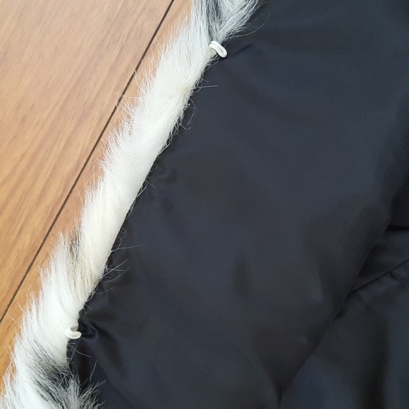 🔥🔥🔥SALE🔥🔥🔥Michael Kors Faux Fur Vest - Picture 6 of 6